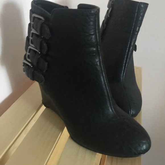 Shoes size 8.5 - Picture 4 of 4